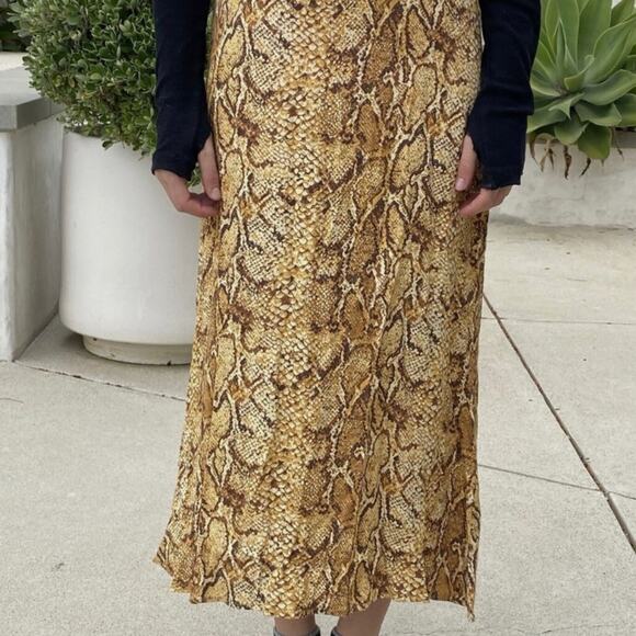 Reformation Midi Skirt 2 Cobra Snake Print Bias Cut Beige Gold - Picture 9 of 10